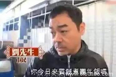 迷妹们的“宠妻狂魔“上线！山鸡哥陈小春超酷，拍戏不理女演员只跟狗玩！