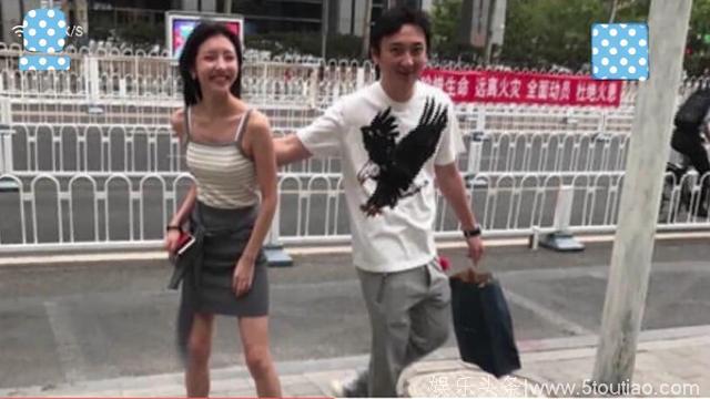 刚和豆得儿分手，王思聪就开始和一堆认不出脸的网红混了