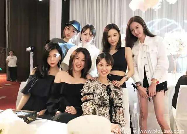 王思聪前女友雪梨与富二代订婚 网红们集体到场祝贺