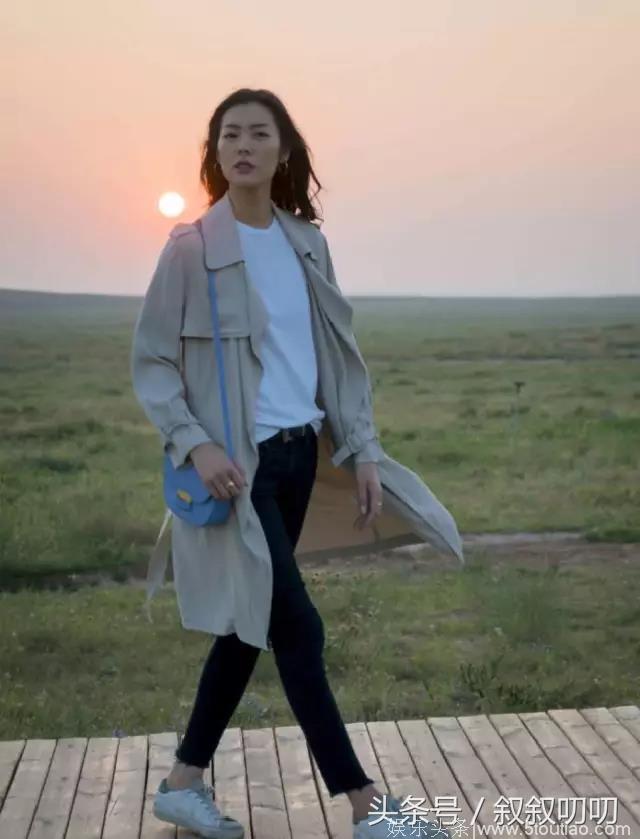 “大表姐”刘雯的私服瞬间留影，美人在骨不在皮，刘雯美在骨子里