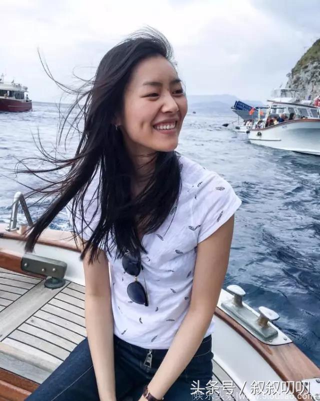 “大表姐”刘雯的私服瞬间留影，美人在骨不在皮，刘雯美在骨子里