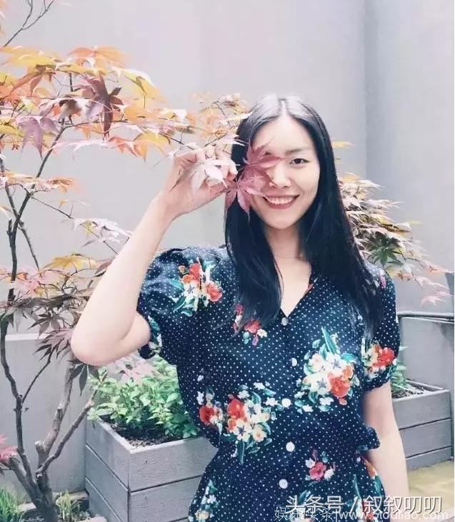 “大表姐”刘雯的私服瞬间留影，美人在骨不在皮，刘雯美在骨子里