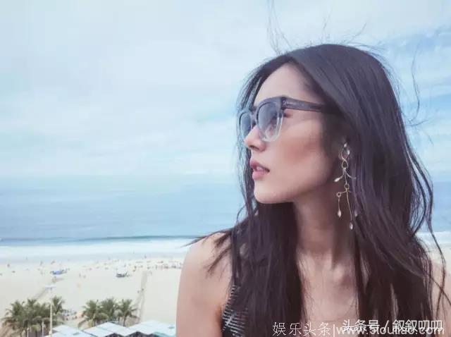 “大表姐”刘雯的私服瞬间留影，美人在骨不在皮，刘雯美在骨子里