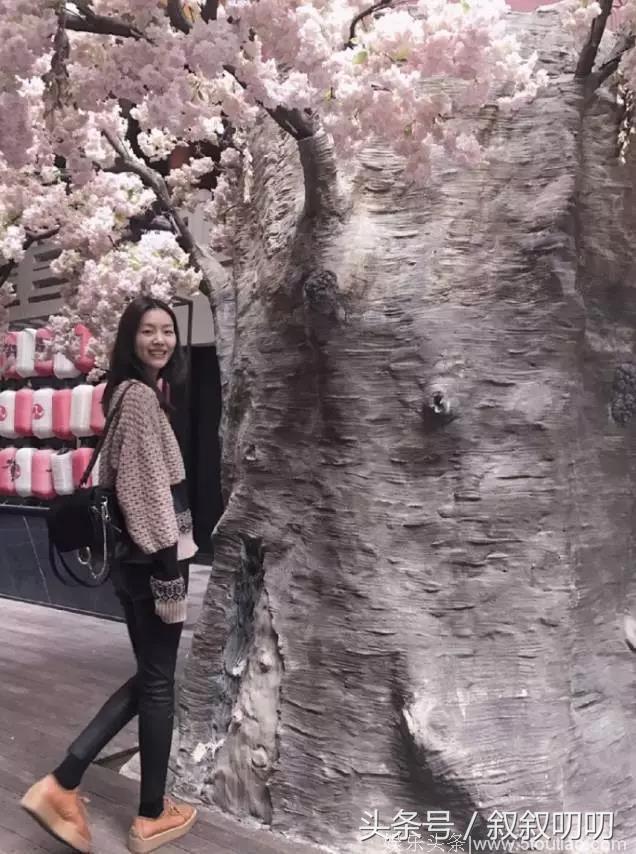 “大表姐”刘雯的私服瞬间留影，美人在骨不在皮，刘雯美在骨子里
