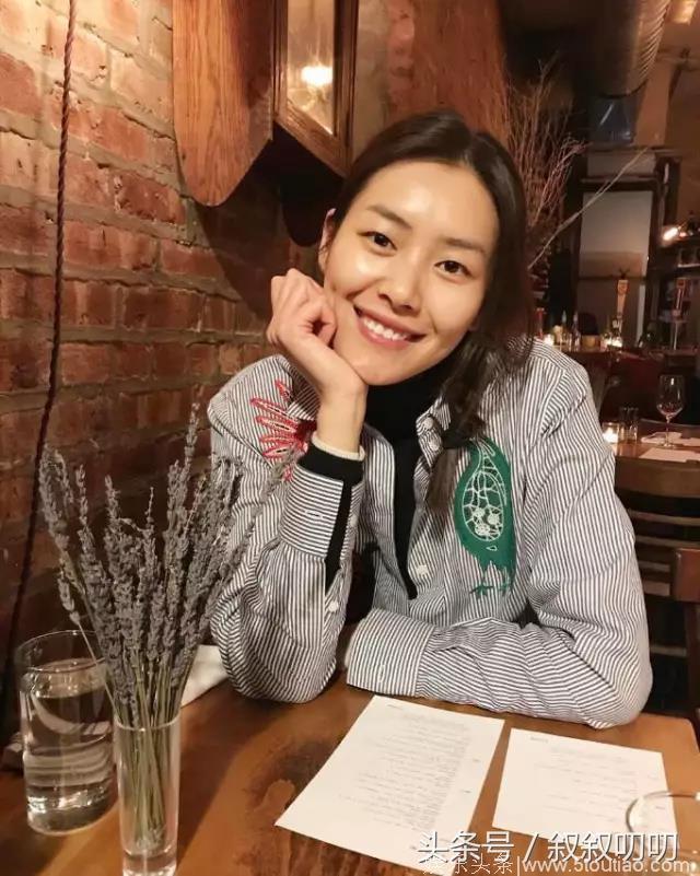 “大表姐”刘雯的私服瞬间留影，美人在骨不在皮，刘雯美在骨子里
