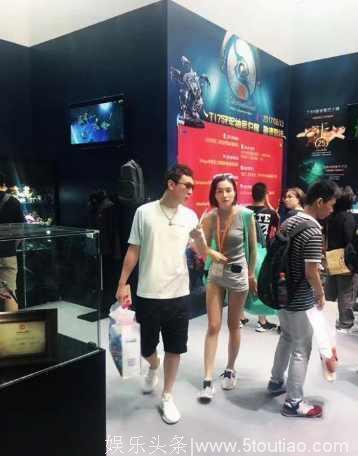 雪梨刚订婚，王思聪就撩妹，网友：还是雪梨气质好！