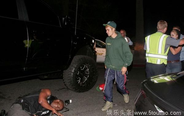 比伯意外撞倒狗仔未逃逸，贴心举动获众人点赞