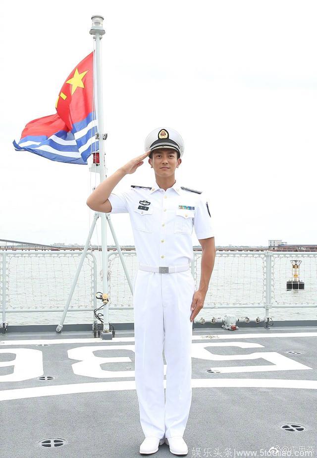 “喜欢脱裤子”的嗯哼一下变“小熟男”，只是这狗啃刘海、歪门牙咋回事？