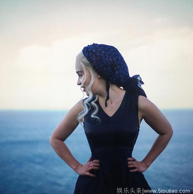 单身两年，Emilia Clarke公开唯一择偶的条件