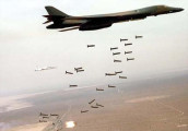 美军两架超音速轰炸机飞到中国身边: 日韩一片叫好声都是因为他