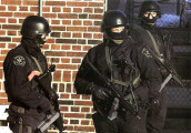 欧美特警用突击步枪有原因, 内地警队装备95合适吗?
