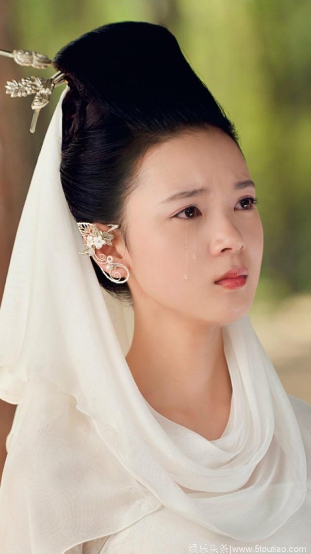 古装美人泪赵丽颖哭到两眼充血、她梨花带雨最迷人