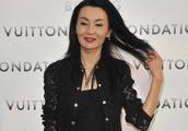 时隔17年将再次登上央视春晚 网友欢呼：风华绝代完美女神出现！