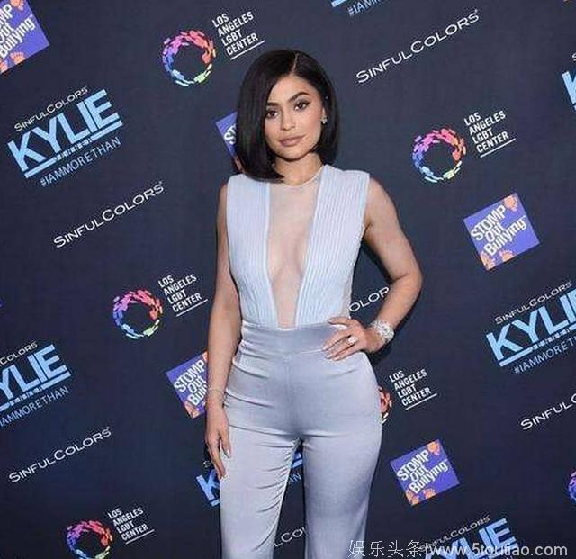 凯莉·詹娜（Kylie Jenner）为她的女婴揭示了名字