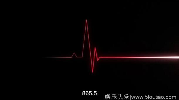 趣影评：《蝙蝠侠：黑暗骑士归来》——一曲英雄垂暮的挽歌