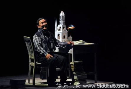 66岁李立群全家近照，被沈腾再次带火，儿子多年不红女儿漂亮有才