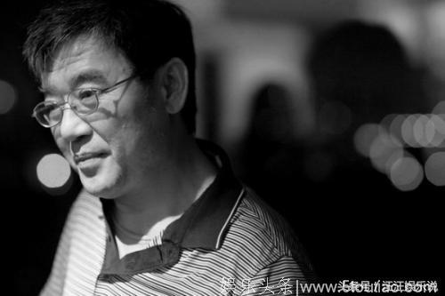 66岁李立群全家近照，被沈腾再次带火，儿子多年不红女儿漂亮有才