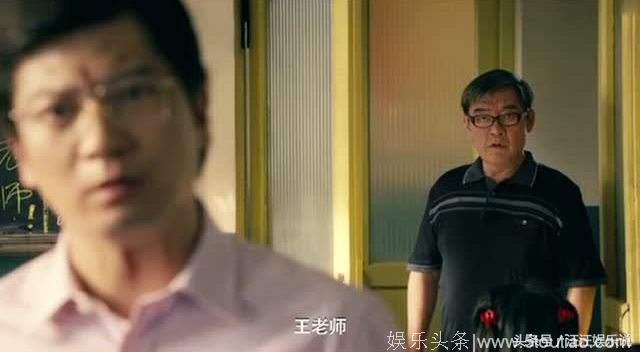 66岁李立群全家近照，被沈腾再次带火，儿子多年不红女儿漂亮有才