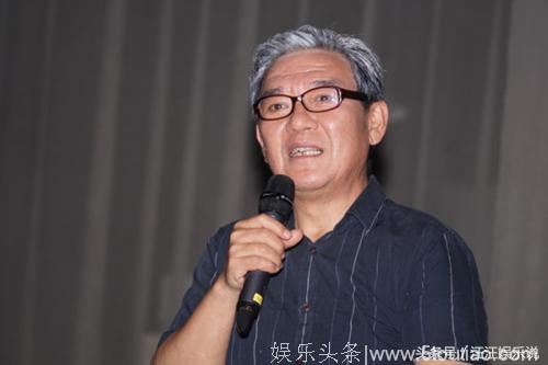66岁李立群全家近照，被沈腾再次带火，儿子多年不红女儿漂亮有才