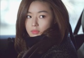 被全智贤高中毕业照震撼了，纯天然美少女笑起来萌得人腿软