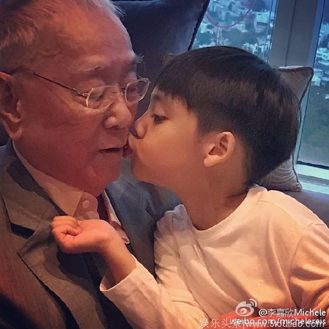 李嘉欣开主题趴为娃庆生又爱又恨 儿子穿长袍cos法老