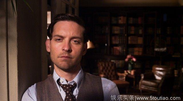 小月影评｜一个纸醉金迷的时代，一个有梦想的人，最后悲剧收场