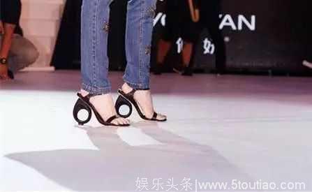 阿娇的恨天高已经习以为常，李冰冰何穗脚踩风火轮才叫奇葩