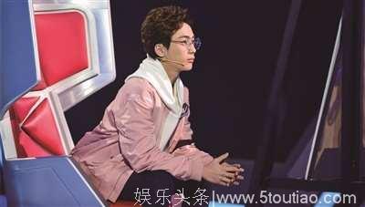 男神何猷君意外摔伤，退出比赛，真是太可惜！网友：脑子还好吧！