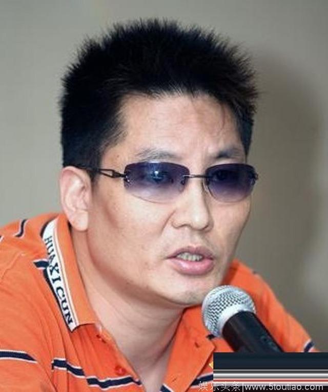 刘信达：杨紫电梯内热吻是炒作，没资格上春晚，应该让宋祖德上