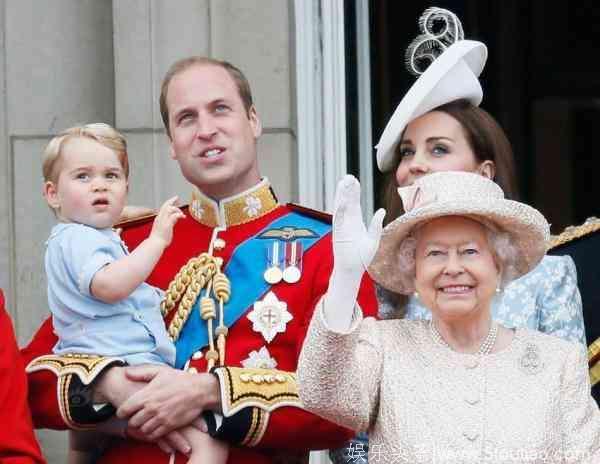 英国王室出巡声势浩大 小王子呆萌抢镜