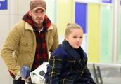 小七瘦成美少女！David Beckham和女儿最新机场街拍曝光