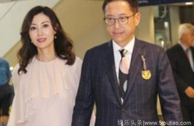 前女婿许晋亨与李嘉欣秀恩爱，赌王表示：一直不欣赏许晋亨