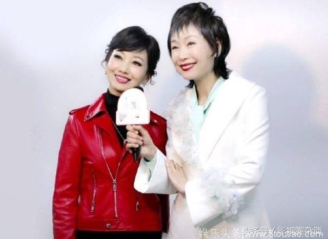 许仙和白娘子26年后再聚首！一个颜值逆天，另一个却太辣眼睛