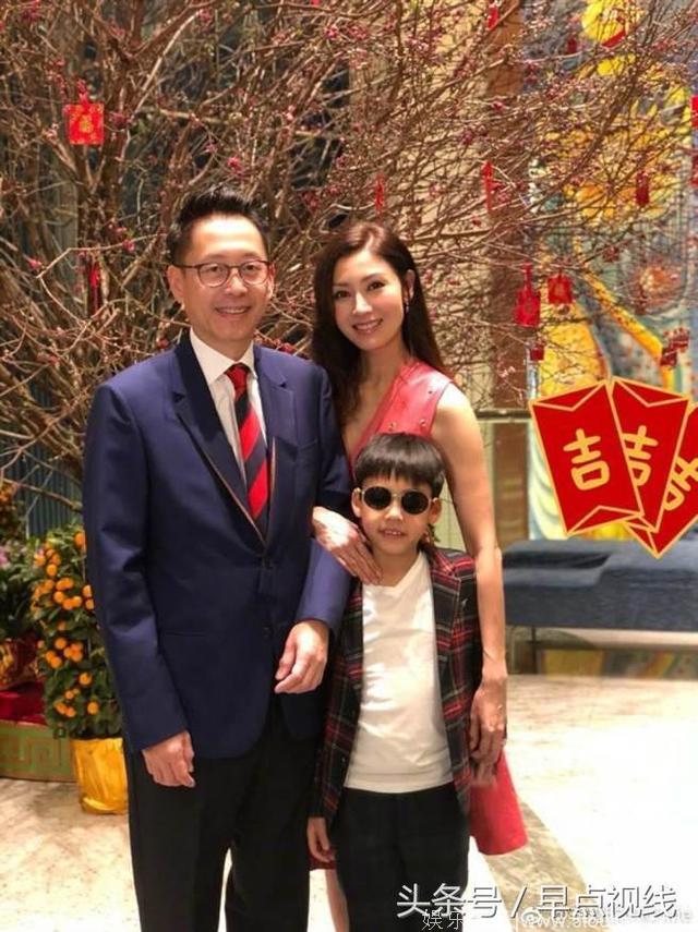 香港大美人李嘉欣原来遗传好基因！80岁母看不出老样