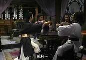 电影编段子：乔峰喝酒要女秘书跳舞助兴，鸠摩智看不下去大打出手