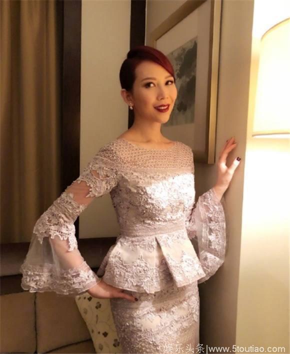 模特出身，香港小姐季军，怀孕还坚持拍戏，45岁的她比当年更美！