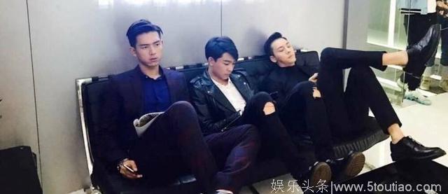 一眼万年：杨幂的腿热巴的蝴蝶骨，杨洋的这个回眸绝了