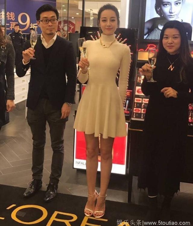 一眼万年：杨幂的腿热巴的蝴蝶骨，杨洋的这个回眸绝了