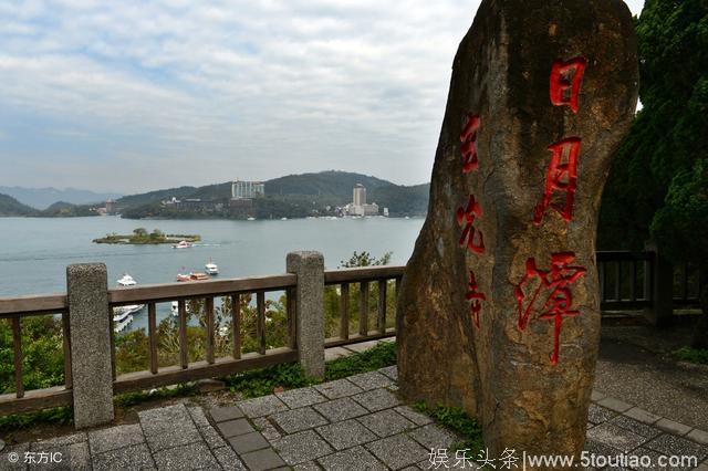 茶叶蛋：博眼球的综艺！开奔驰车抢卫生纸，见面就问“买到没”？