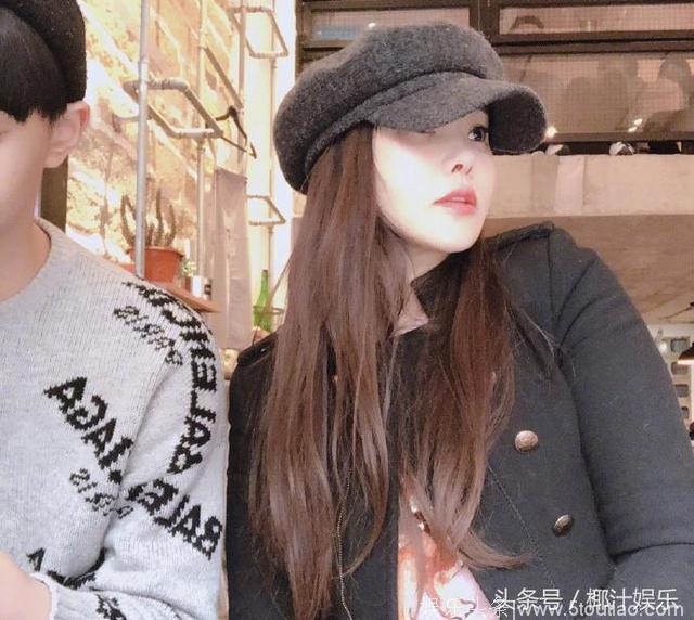 49岁的伊能静活成女人羡慕样子：公婆疼爱，夫妻恩爱，幸福炸裂