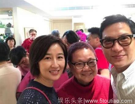 55岁的关咏荷长相才是真心没有什么变化，女儿更是长得很有技术!