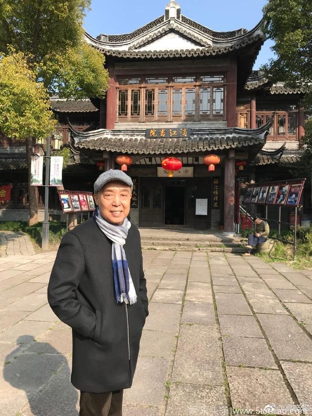 师胜杰先生最新照曝光，滋润精神了许多，与几日前重病照反差明显