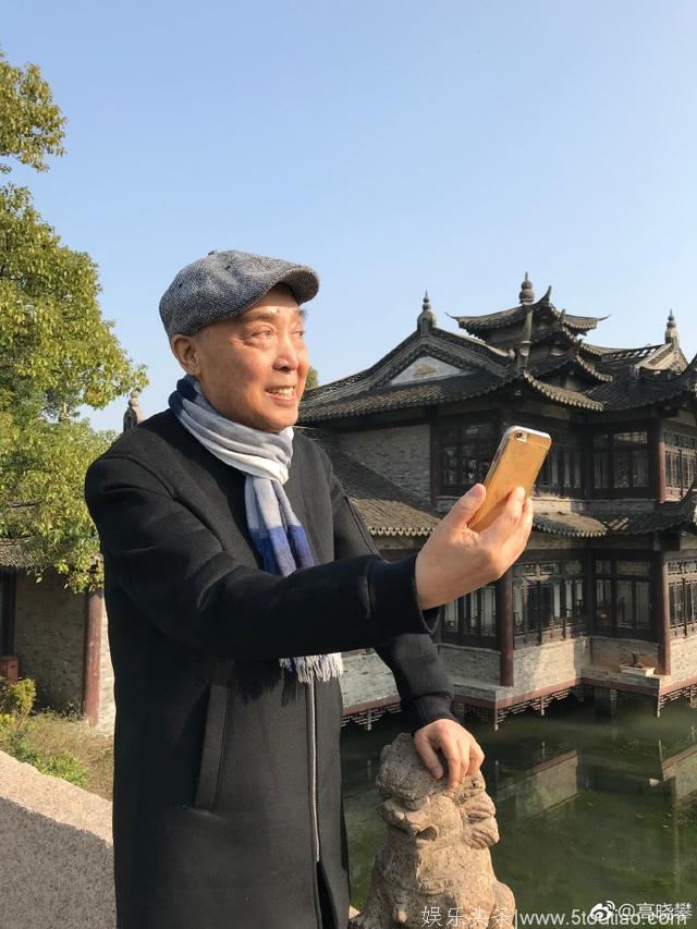 师胜杰先生最新照曝光，滋润精神了许多，与几日前重病照反差明显