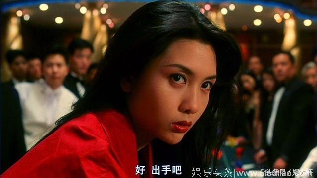 50岁邱淑贞女儿沈月美照亮相网络，母亲护女求狗仔放过！