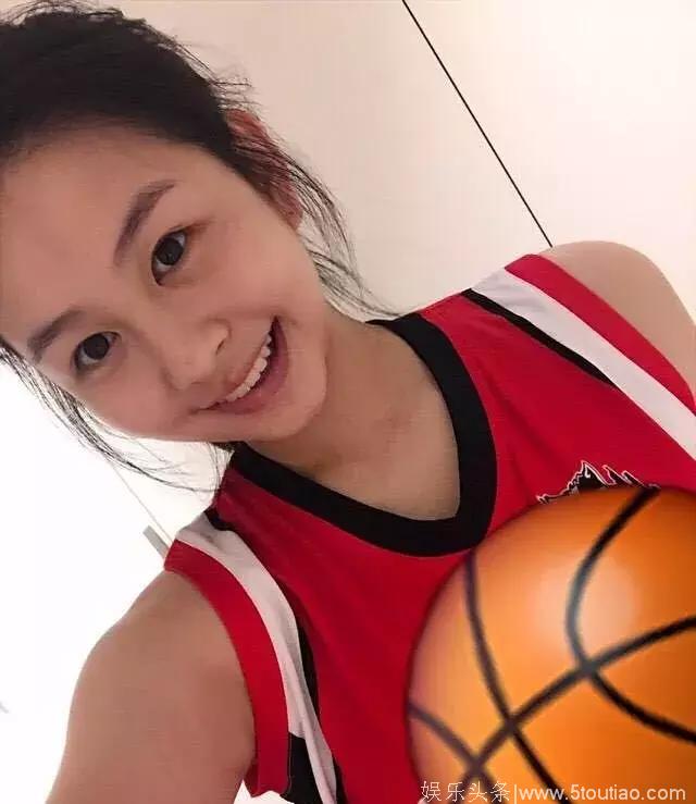 邱淑贞女儿沈月不想混娱乐圈，网友：真是可惜了这颜值和身材