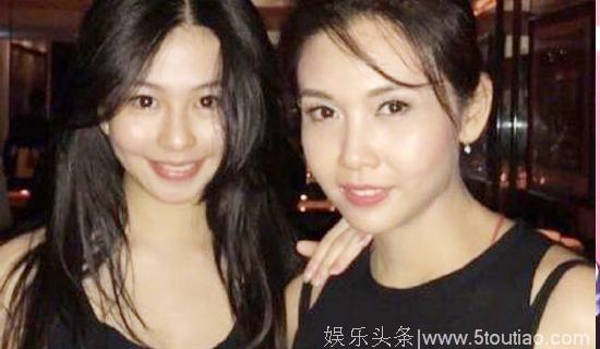 50岁邱淑贞生活近照，身材好与女如姐妹，网友：不老女神真会保养