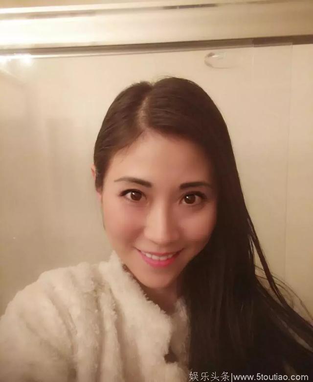 重情义的落选港姐 坚持与患癌男友结婚 如今经历丧夫之痛重新出发