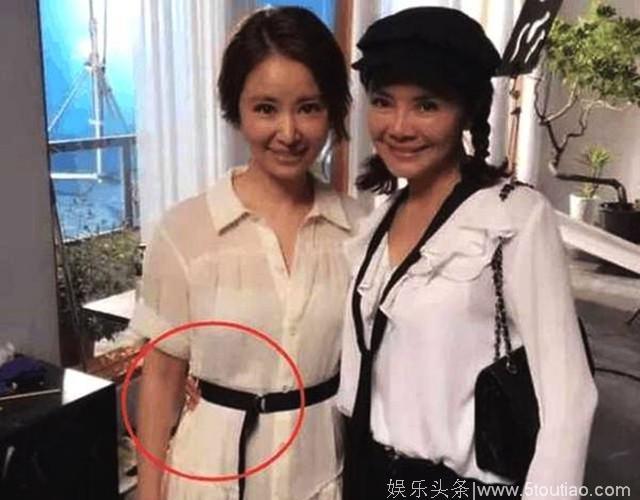 42岁林心如与大30岁婆婆同框，网友：婆婆比儿媳还年轻！