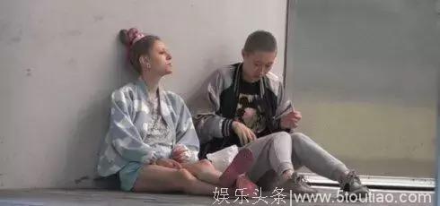 小龙女刚弃母高调宣布出柜，就被女友戴了绿帽子？！