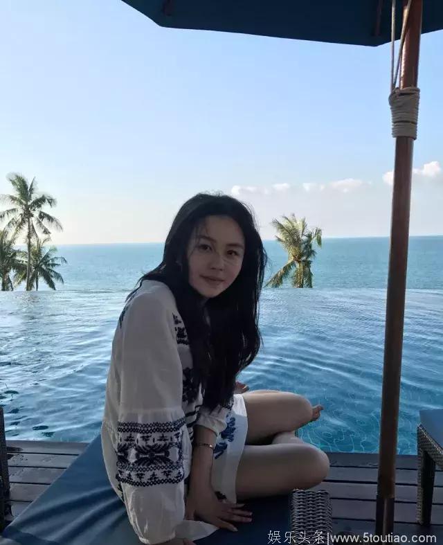 邱淑贞女儿沈月和舒淇合照竟没输，但太美也是种烦恼？